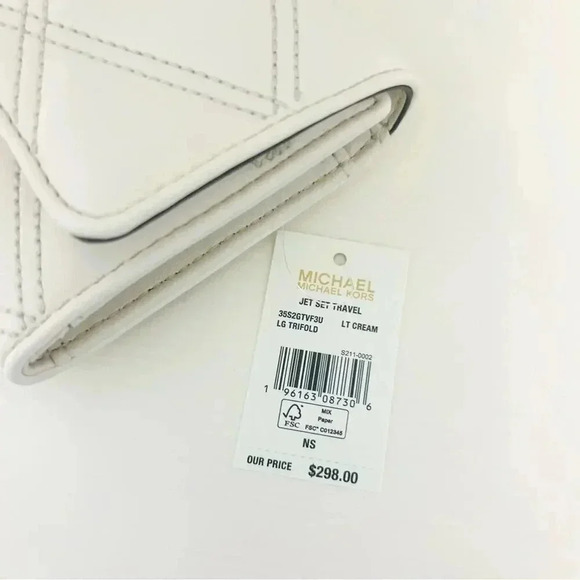 Michael Kors Jet Set Travel Large Trifold Wallet light cream - Picture 3 of 4